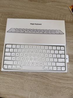 Apple Keyboard ,Mouse ,and Stand 