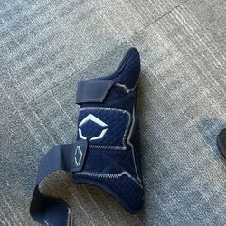 Right Handed Hitter Leg Guard 
