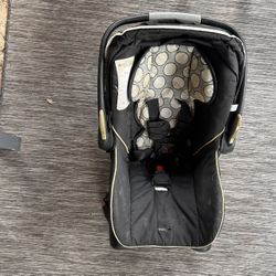 Britax B-SAFE Infant Car seat 