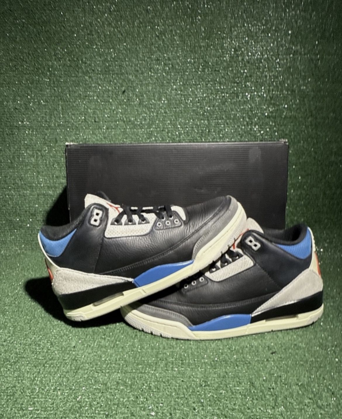 Mens Size 9 Jordans 200$🔥