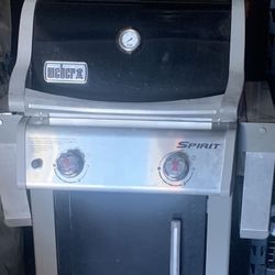 Weber Spirit E-210 BBQ Grill 2-Burners Propane For Sale