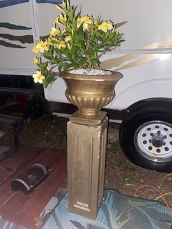 Yellow Flowers In Gold Pot With Detachable Pillar