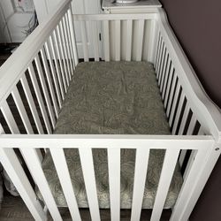 White Wooden Crib  NEW! 