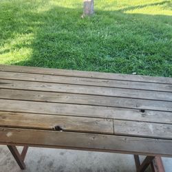 Picnic bench