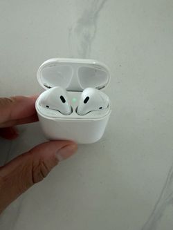 Apple AirPods Gen 1 with Charging Case