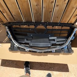 MAZDA 3 2017-2018 Bumper Retainer Brackets + Front Grille Mesh