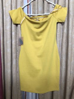 Cute yellow junior medium dress