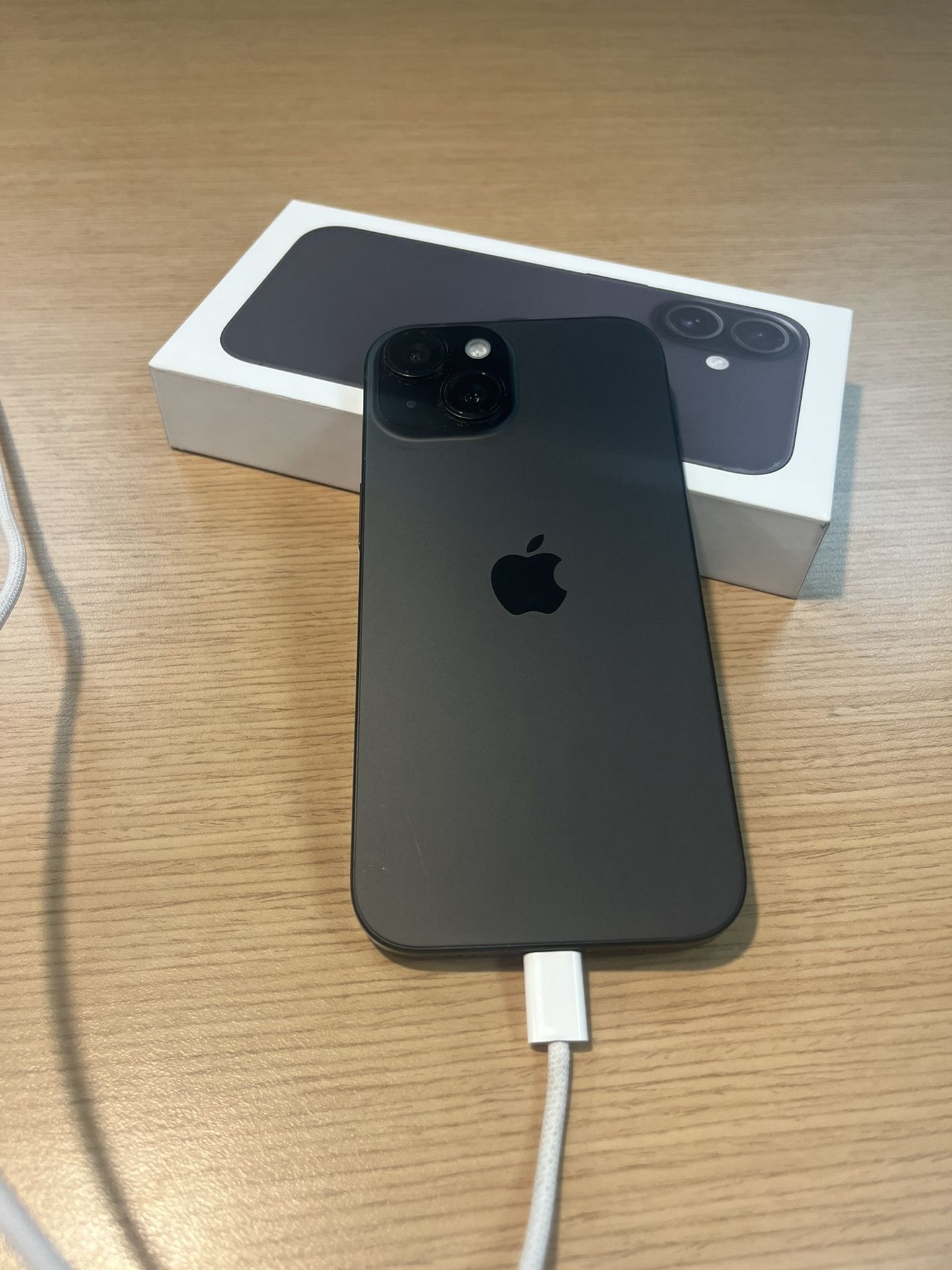 Apple IPhone 15 Matte Black 128 GB Unlocked Excellent Condition