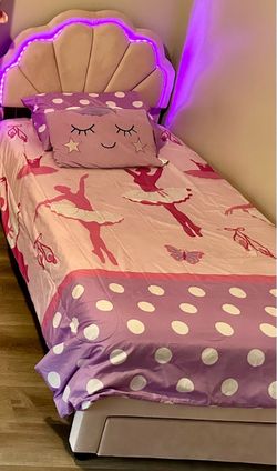 Girl  twin size bed with mattress