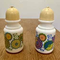 VTG Avon Milk Glass Retro Salt & Pepper Shakers