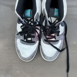 Men Nike Tennis Shoes Size 9.5