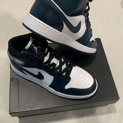 Air Jordan 1 Armory Navy Gs 5.5