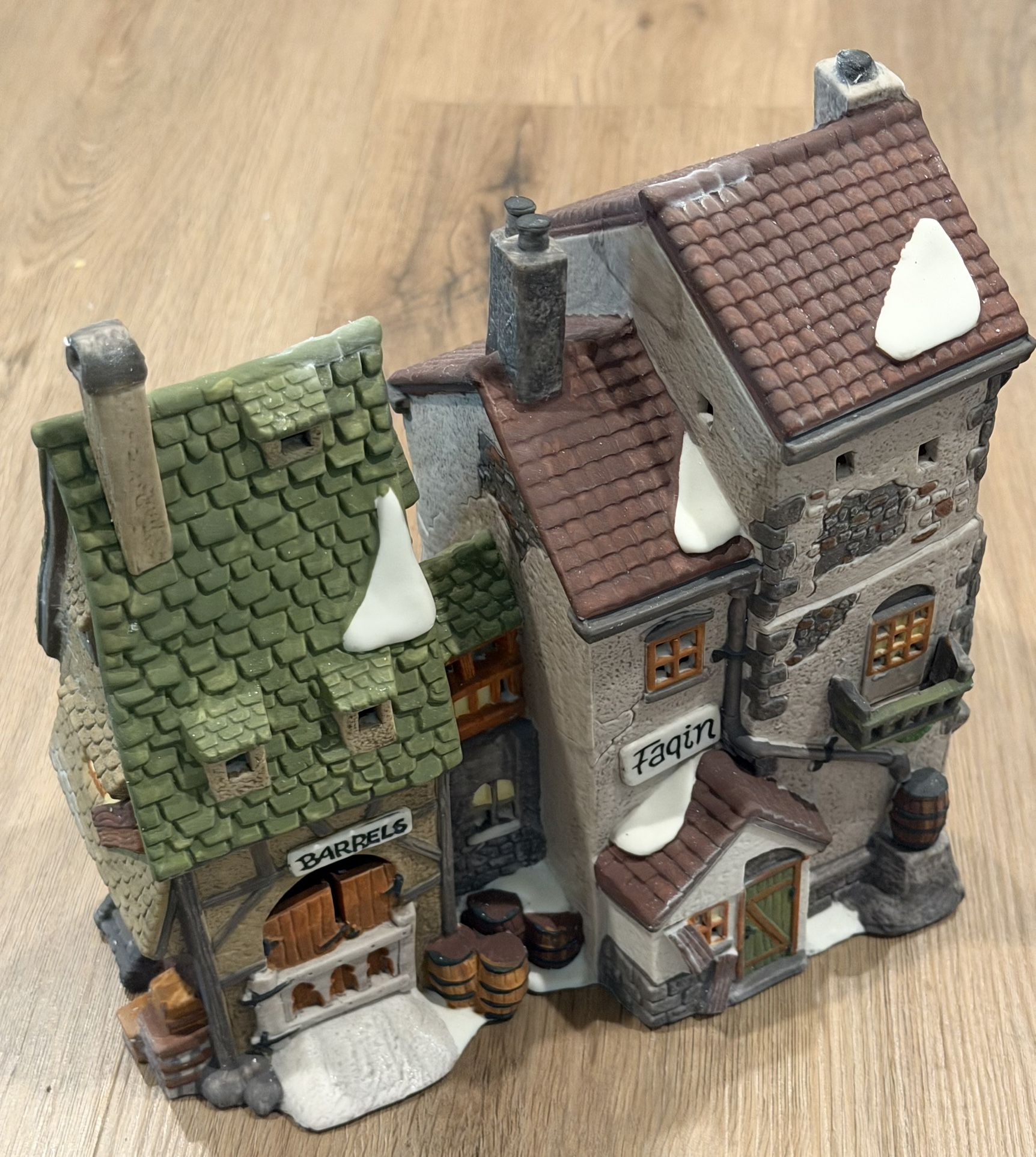 Dept.56 Fagin’s Hide-A-Way Dickens VillageSeries Oliver Twist #5552-2