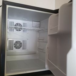 Mini Refrigerator.      SOLD
