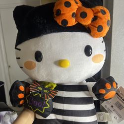 Hello Kitty Halloween Greeter