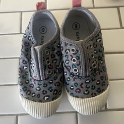 Cat & Jack Size 9 5$ OBO