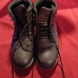 Women's Size 7.5 EuroStar Boots