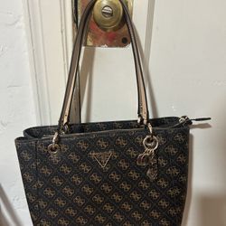 Brand New Guess Purse 