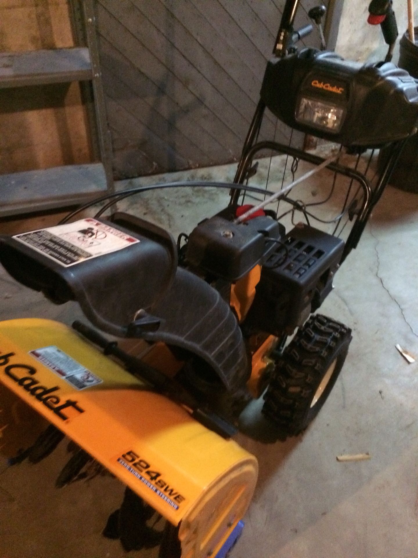 Cub Cadet snowblower with electric start