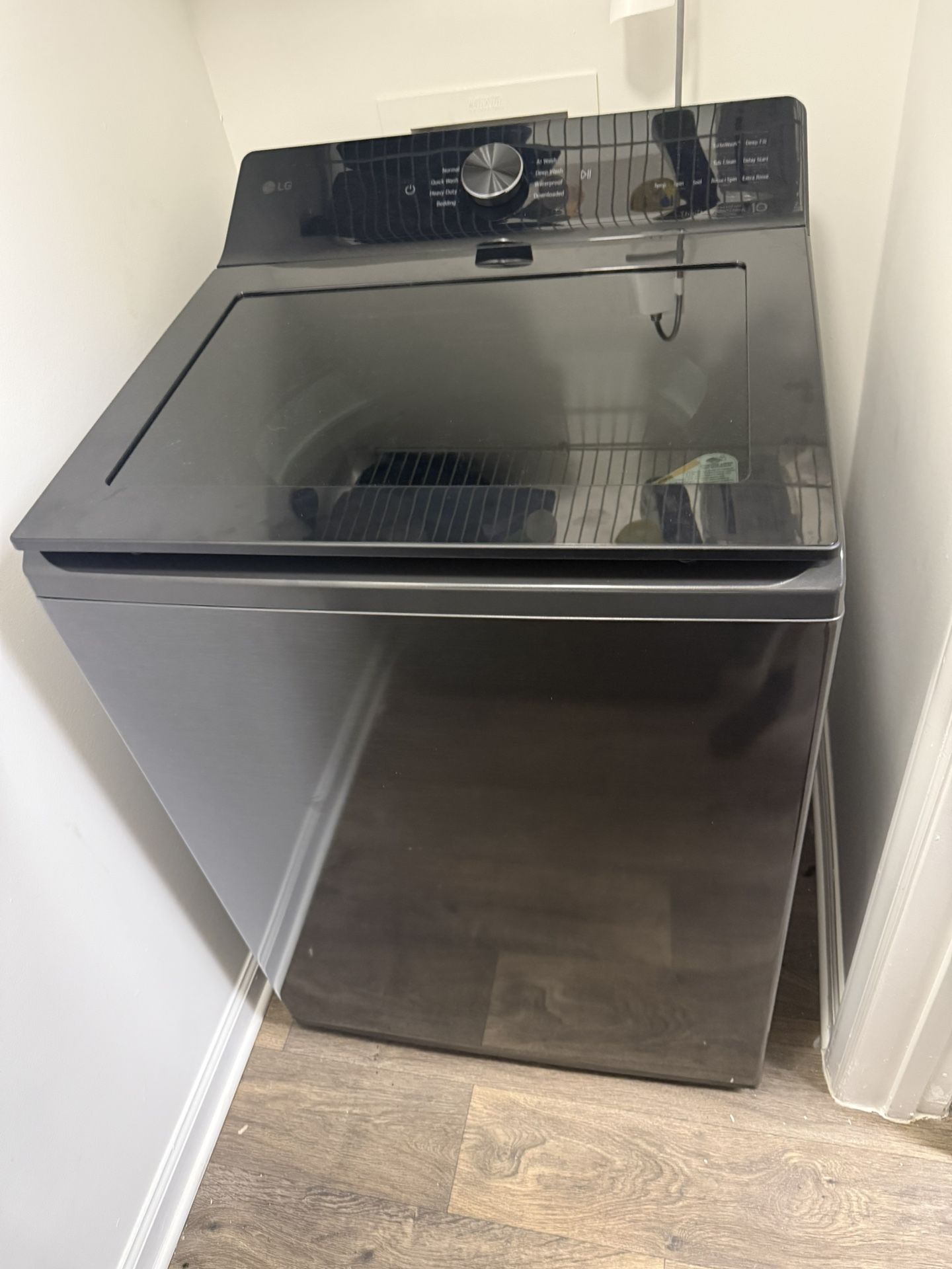 washer and dryer new onley 2 times used