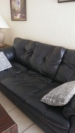 Buy this leather sofa and get Free leather ottoman