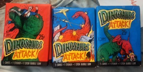 14 unopened 1988 Vintage Dinosaurs Attack trading Cards