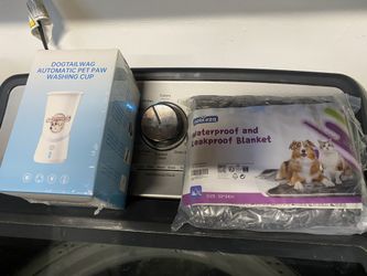 Waterproof leakproof dog blanket and pet paw washing cup