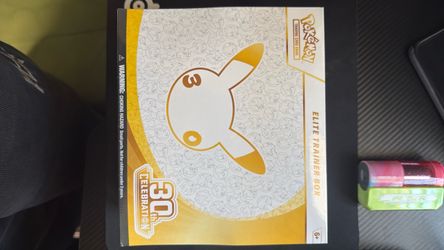 Pokemon 30th Celebration ETB