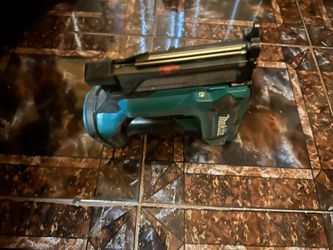 Makita Nailer