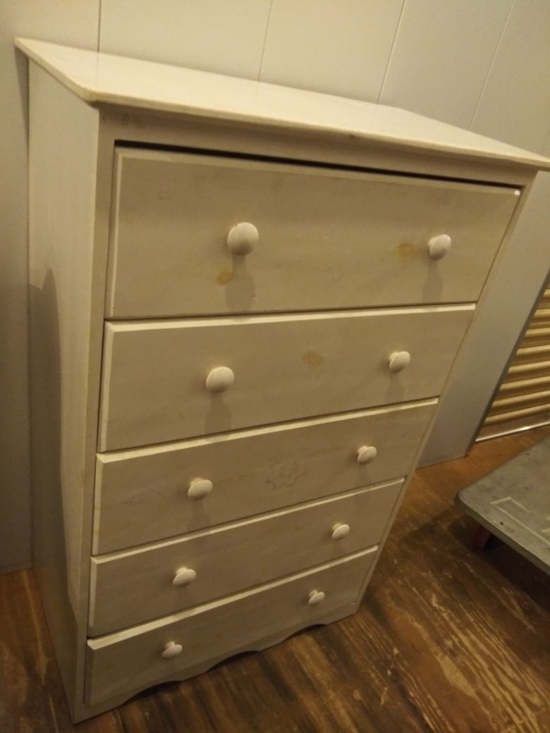 Perfect. Tall chest of drawers. Dresser. Free delivery.