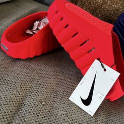 Nike Mind slippers