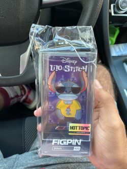 FIGPIN DISNEY STITCH #422 ALIEN SCRUMP SHIRT HOT TOPIC EXCLUSIVE