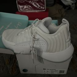 Trae Unlimited Adidas 9.5