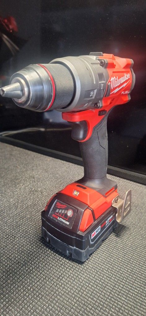 Milwaukee M18 1/2 Hammer Drill 