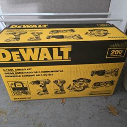 Dewalt Cordless Power Tool Set