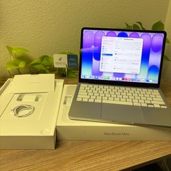 Macbook Neo 13inch A18 Pro Chip 256GB Storage 8GB Memory in Like-New 9/10 Condition