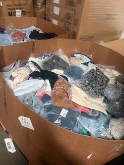 Mixed clothing pallet
