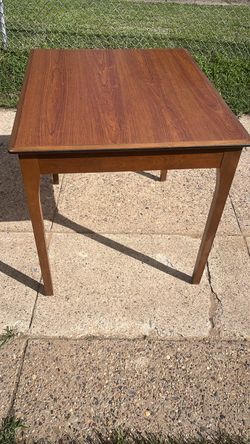 Small Square Wood Side Table very good condition
