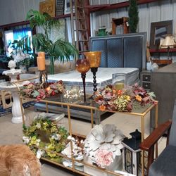 Home Decor / Farmhouse  / HomeGoods / Dressers / Bedroom Sets And More!!