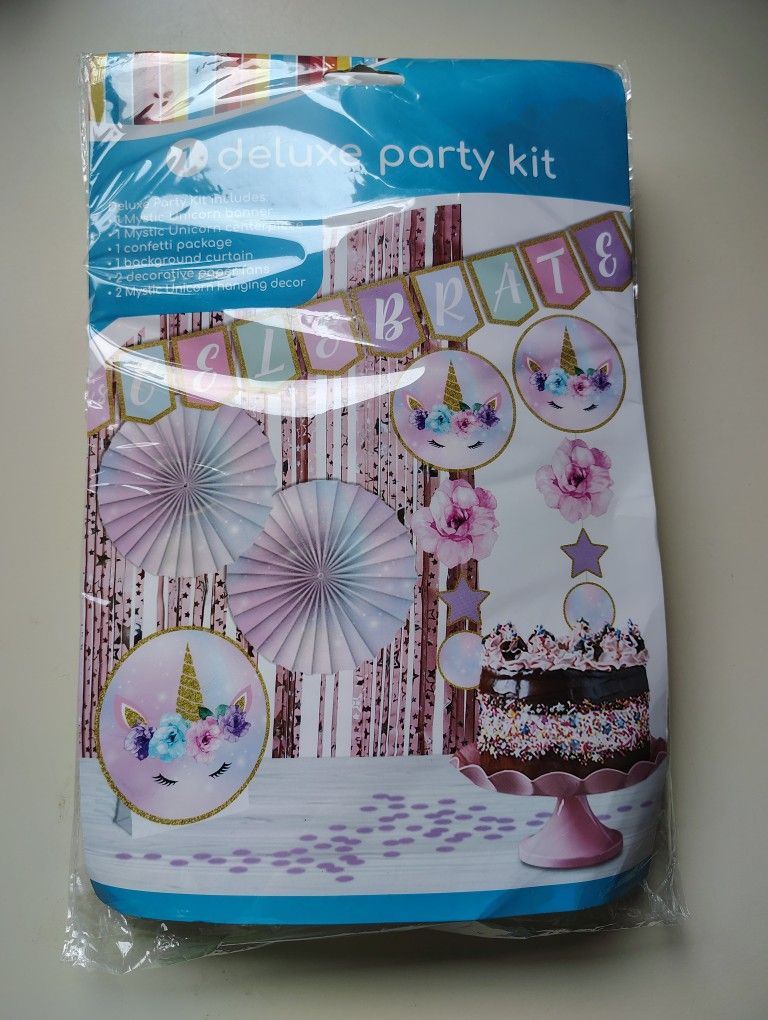 Mystic Unicorn Themed Deluxe Party Kit 8 Piece