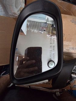 2019 Mercedes Benz passenger side mirror
