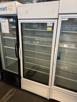 Glass door refrigerator