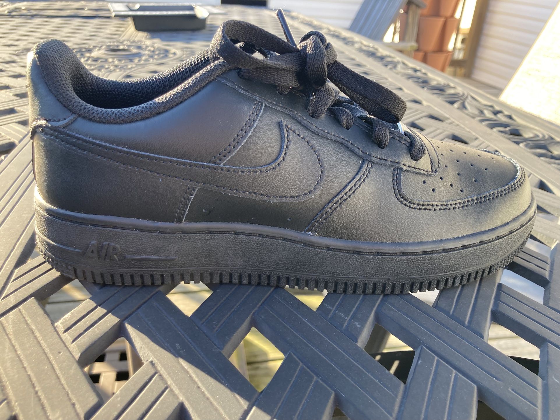 Youth 5.5 Black Air Force Ones 