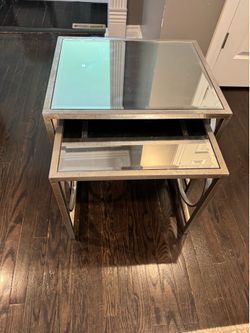 Mirrored nesting tables