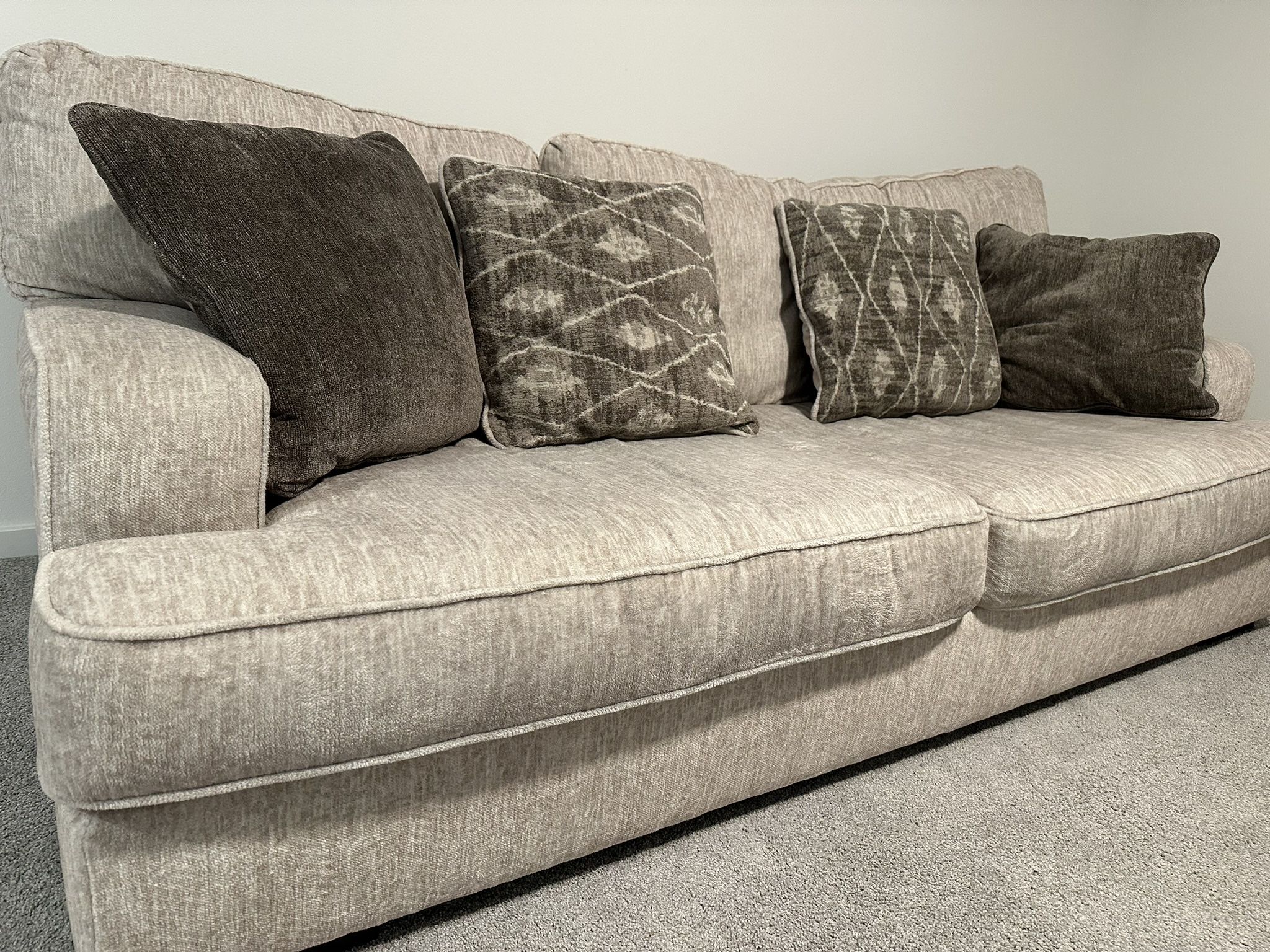 Ashley Alesandra Sofa And Ottoman