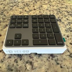 Bluetooth NumPad Brand New Great For Macbooks 