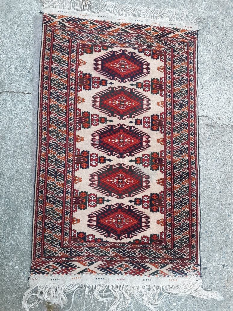 Persian iranian pakistan hand knotted oriental rug antique vintage red blue green gold