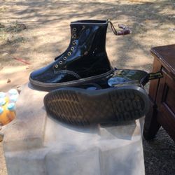 Dr.Martins Black Glossy Size 10