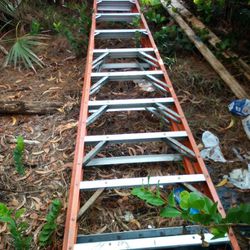 12 Ft Husky Fiberglass Step Ladder 