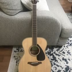 Yamaha FS820 Concert Acoustic Guitar